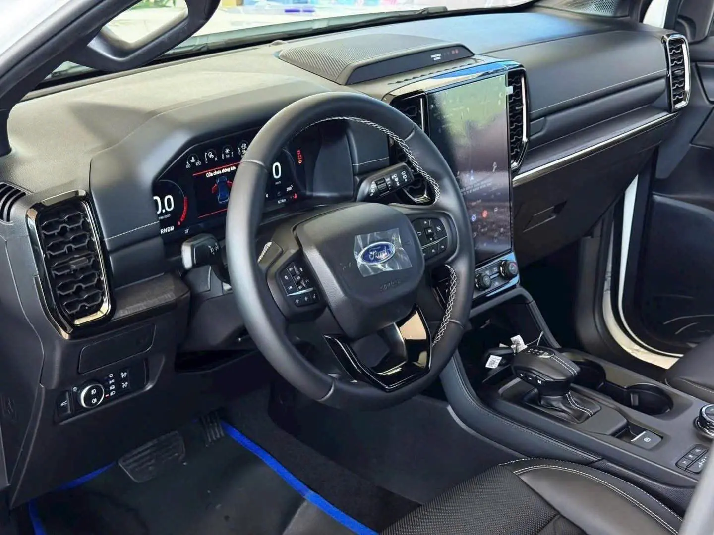 Khoang lái Ford Everest